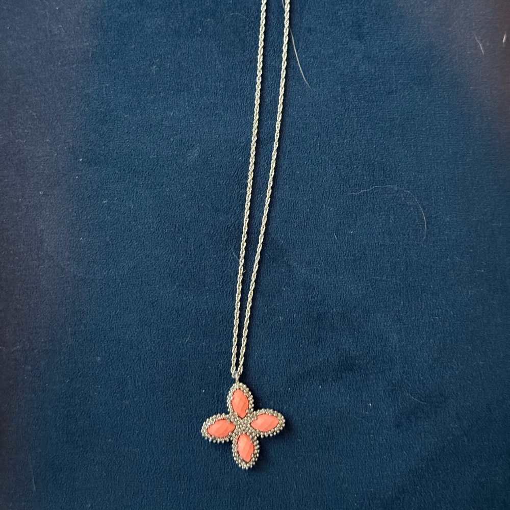 kendra scott gold pendant